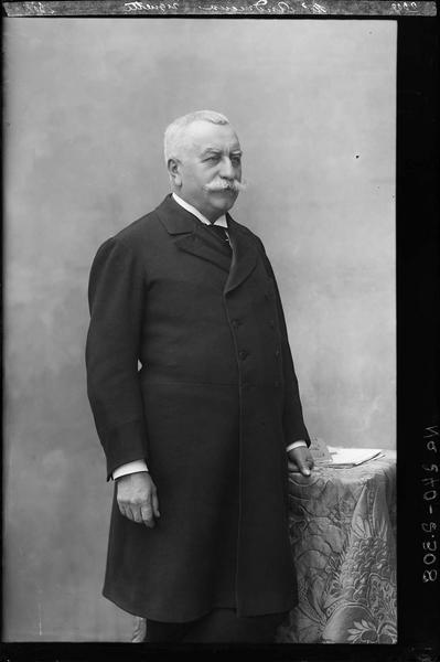 Louis Andrieux photographié par Nadar (1898). © Ministère de la Culture. (Louis Andrieux, archétype de l’homme politique français).