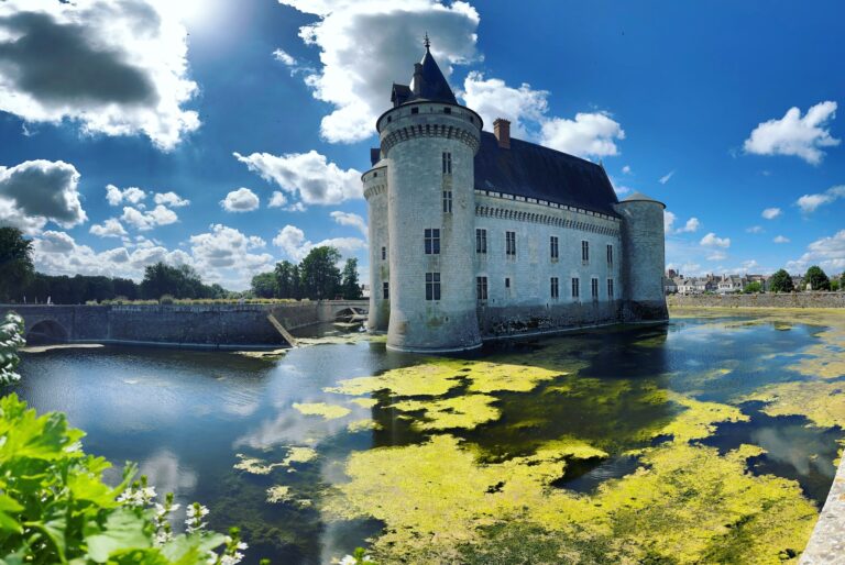 Le château de Sully-sur-Loire : 700 ans d’histoire !