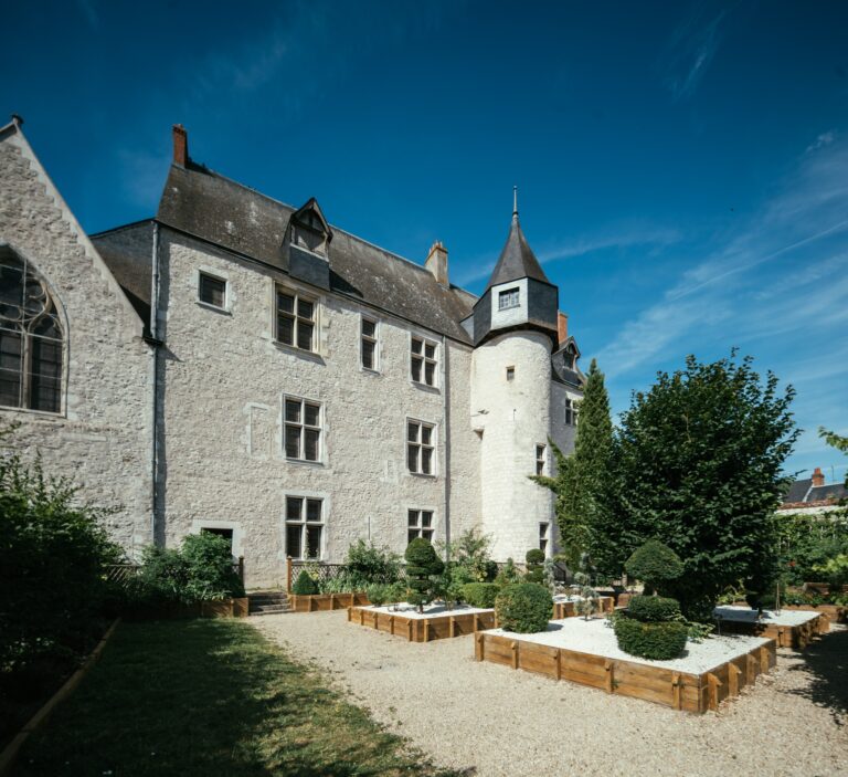 Découvrez le Château de Beaugency : Centre d’art numérique