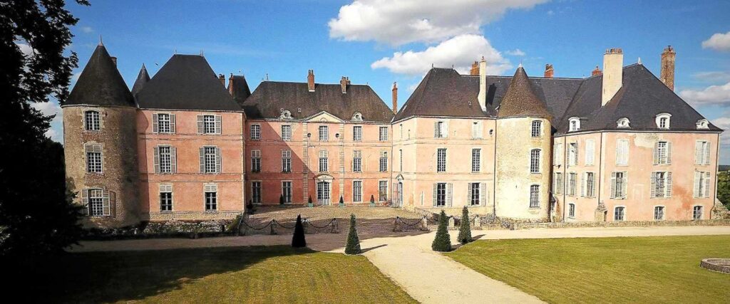 Façade sud classique du château de Meung-sur-Loire