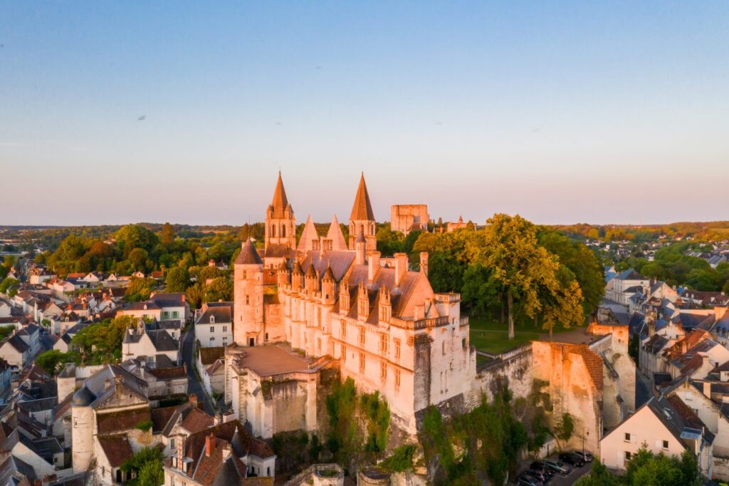 Cité Royale de Loches. Sélection de châteaux de la Loire à visiter absolument