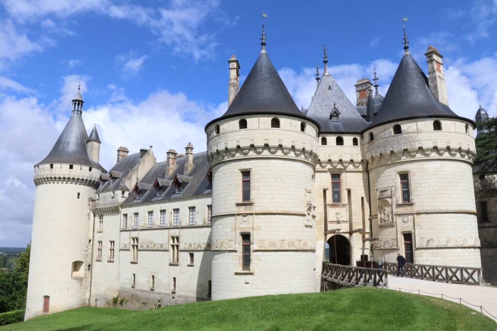 Le château de Chaumont-sur-Loire. (Festival international des jardins de Chaumont-sur-Loire).