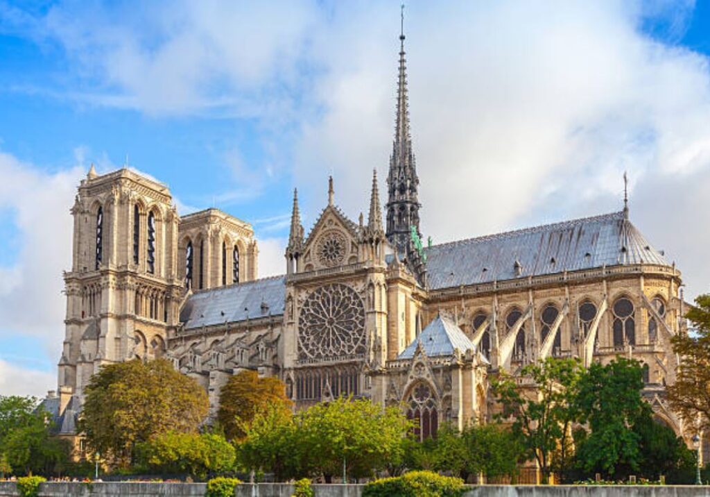Cathédrale Notre-Dame de Paris. (L'exposition Notre-Dame de Paris à la Cité de l'architecture et du patrimoine !).