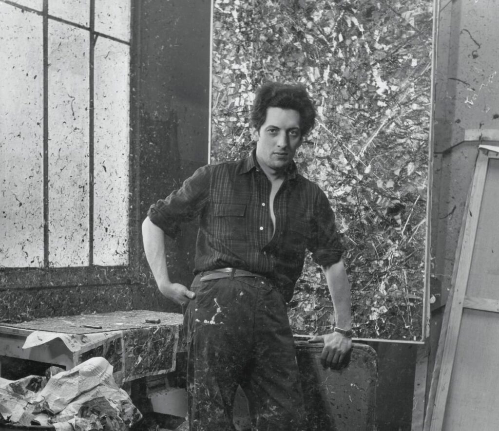 Jean-Paul Riopelle dans son atelier. (Centenaire de l'artiste québecois Jean-Paul Riopelle !)