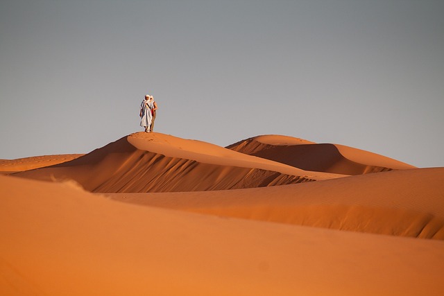 projection-sur-le-maroc-figuig-seule-face-au-desert