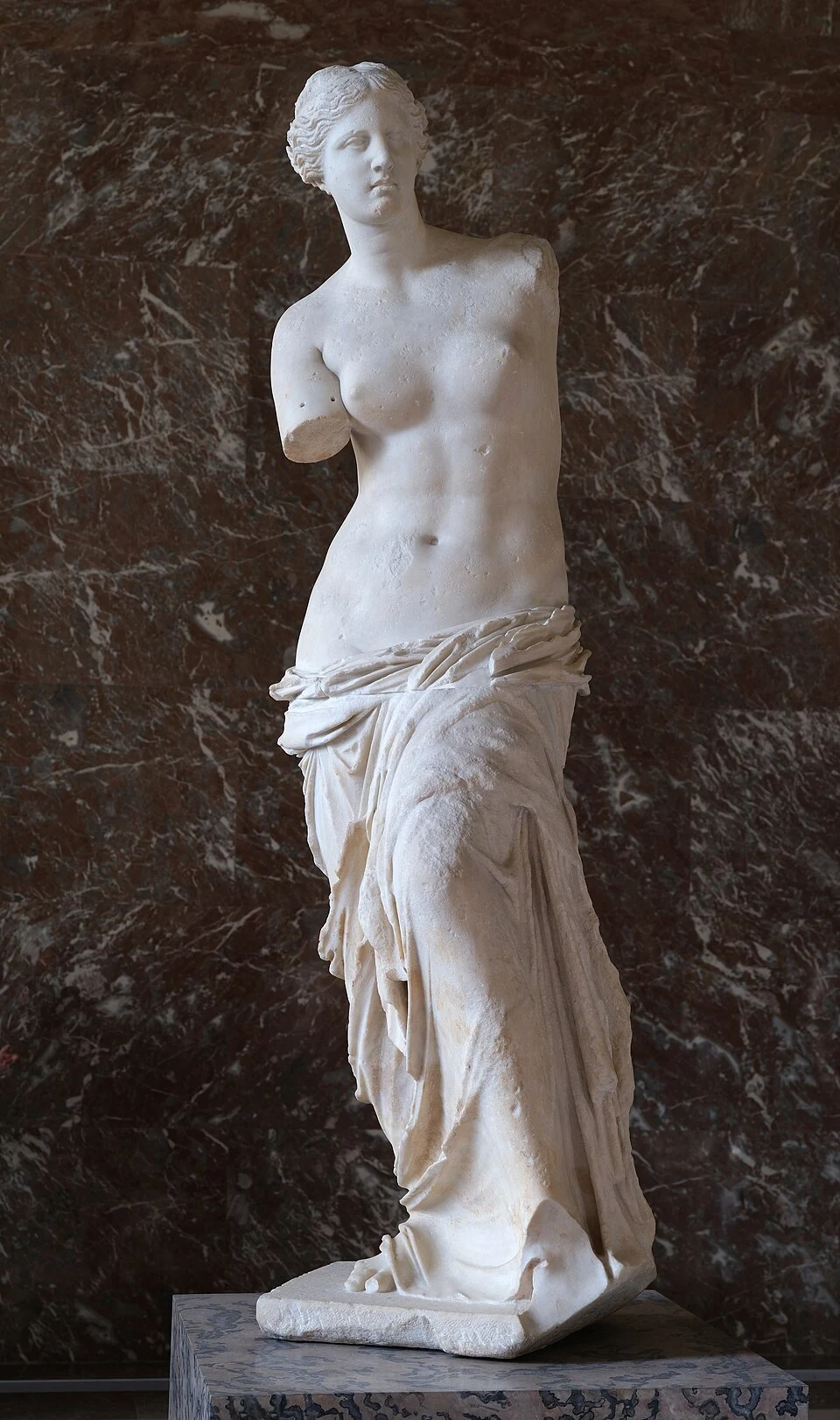 Admirez la Vénus de Milo au Louvre Paris